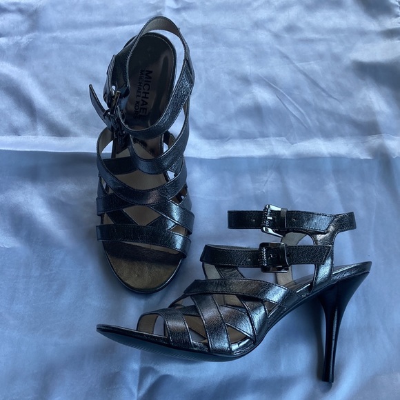 Michael Kors Pewter Stilettos - Picture 3 of 6